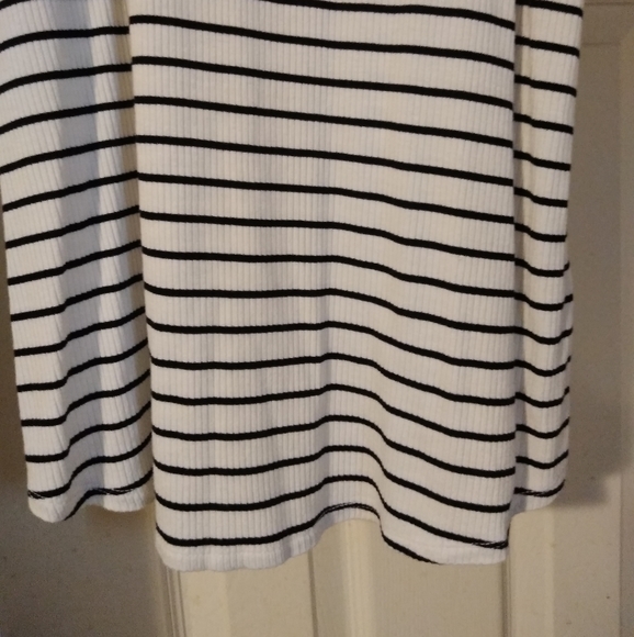 Super cute Tank - Picture 3 of 7